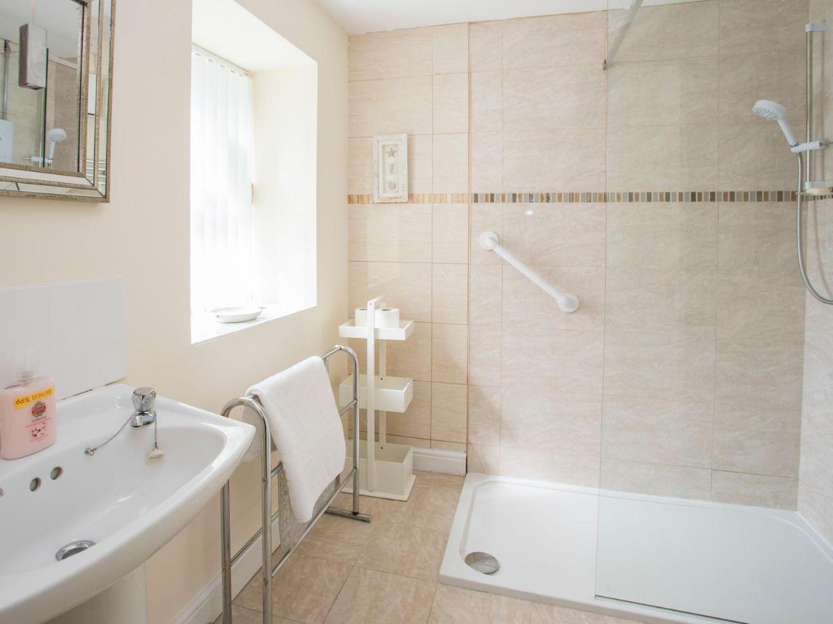 2 The Coach House Apartman Pentraeth Kültér fotó